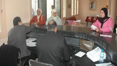 الموظف المغربي… راتب كيجي نهار 1 وكيسالي نهار 5