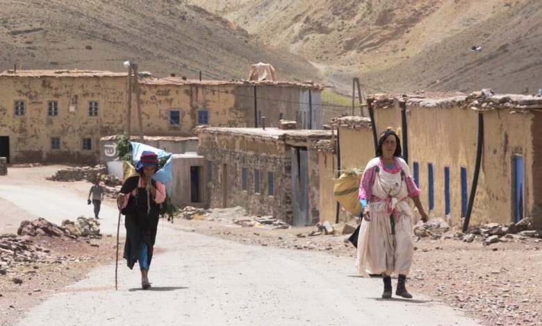 وسط الزحام… قصص مغاربة يعيشون في الهامش بلا ضجيج