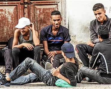 الشباب والشغل… لما ‘البيرمي’ ولى أهم من الإجازة!