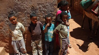 علاقة السلطة بالناس… مسافة تتسع حين يصمت الطرف الأقوى