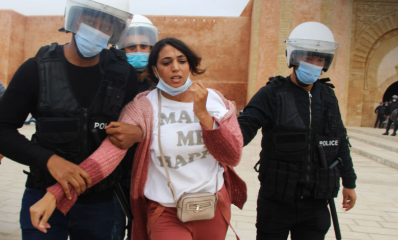 سجن أستاذة بسبب الاحتجاج… حين تتحول حرية التعبير إلى ملف جنائي