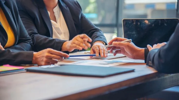 لماذا تموت المقاولات الناشئة بصمت؟ قراءة سياسية–اقتصادية في فشل البدايات بالمغرب