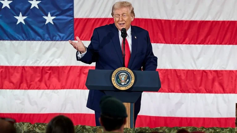 من “اللكمة الأولى” إلى “أنا وحدي أستطيع”.. هل ترامب “مجنون” فعلًا أم لاعب صدمات محسوبة؟