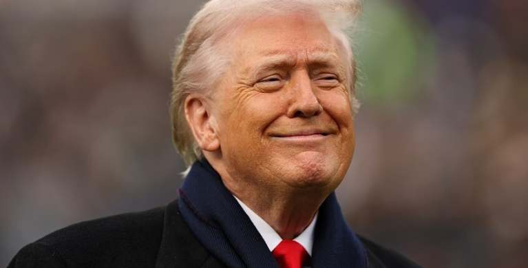 الطوارئ على أبواب صناديق الاقتراع؟ جدل أمريكي محتدم حول صلاحيات استثنائية في موسم انتخابي حساس