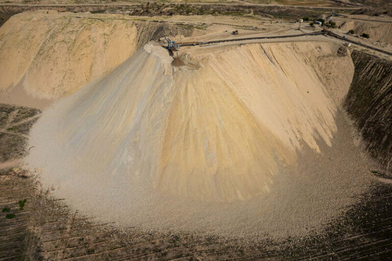 خارطة الثروة المنهوبة: مدن الفوسفاط بين أرباح المليارات وهشاشة الواقع