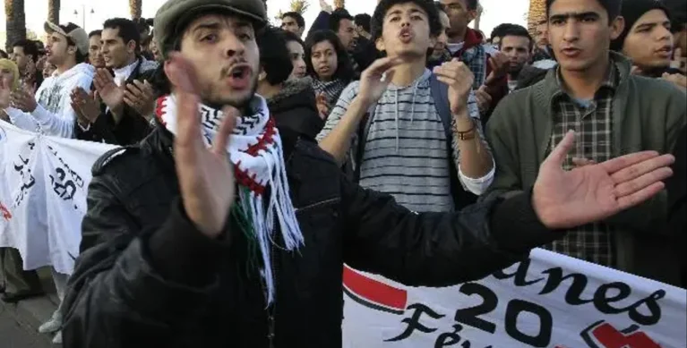 بعد 15 سنة على حراك 20 فبراير.. حقوقيون يؤكدون تعثر تفعيل مقتضيات دستورية واستمرار غياب العدالة الاجتماعية