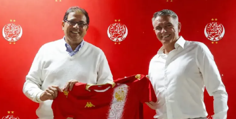 الوداد يعيّن الفرنسي باتريس كارتيرون مدرباً للفريق الأول