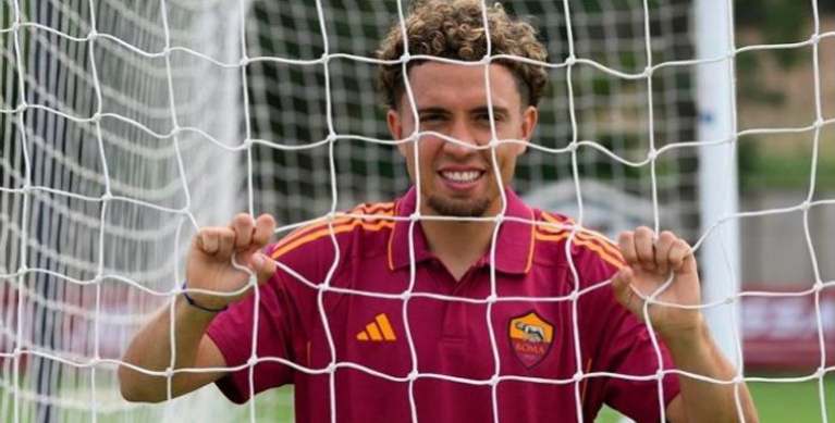 تفاصيل مرعبة.. سطو مسلح على منزل نائل العيناوي في روما واحتجاز عائلته