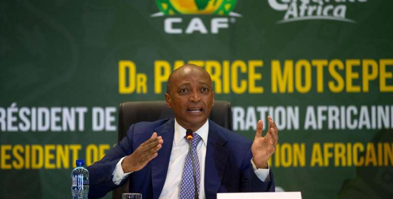 “لا امتيازات”… تصريح موتسيبي تحت مجهر الواقع: هل الكاف فعلاً على مسافة واحدة من الجميع؟