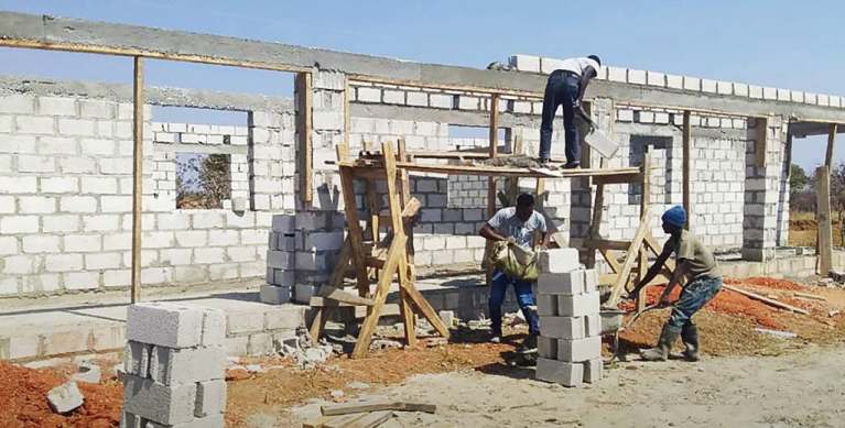 وزارة الداخلية تشدد الرقابة على اختلالات التعمير في عدة جهات