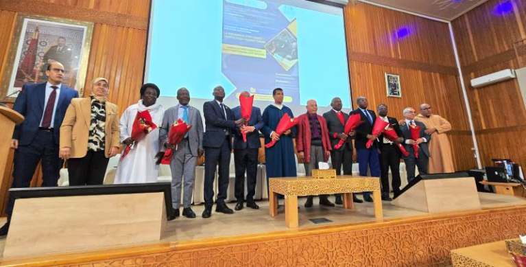 ندوة إفريقية في الرباط تدعو لسد الفجوة الرقمية وتعزيز السيادة المعلوماتية بالقارة ندوة إفريقية في الرباط تدعو لسد الفجوة الرقمية وتعزيز السيادة المعلوماتية بالقارة