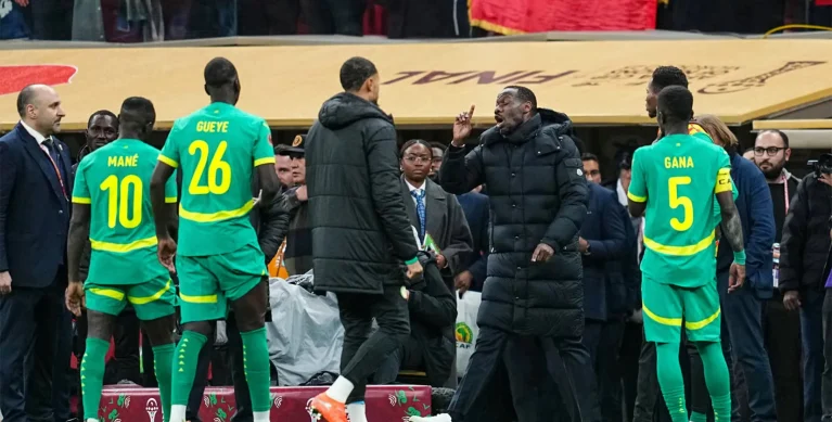 كواليس مشتعلة داخل “الكاف”.. والمغرب يبتعد عن دور “المنقذ” في صمت كواليس مشتعلة داخل “الكاف”.. والمغرب يبتعد عن دور “المنقذ” في صمت