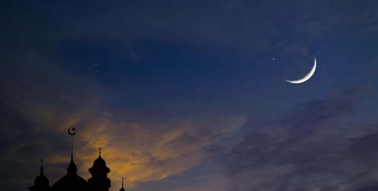 ثبوت رؤية هلال شوال بالمغرب: الجمعة أول أيام عيد الفطر ثبوت رؤية هلال شوال بالمغرب: الجمعة أول أيام عيد الفطر