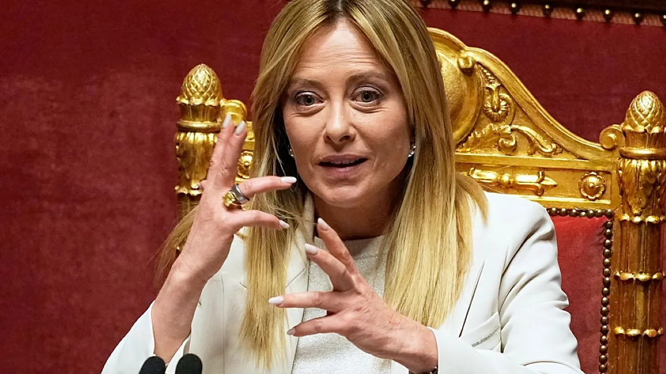 ميلوني تبدأ من جدة جولة خليجية مفاجئة لتعزيز أمن الطاقة الإيطالي